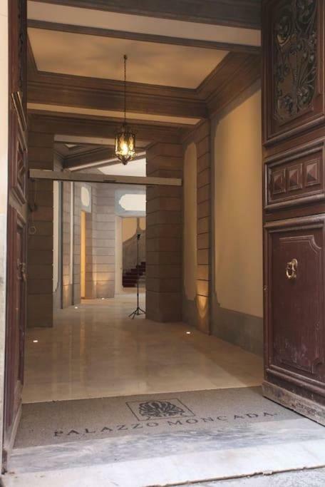 Apartment Palazzo Moncada *