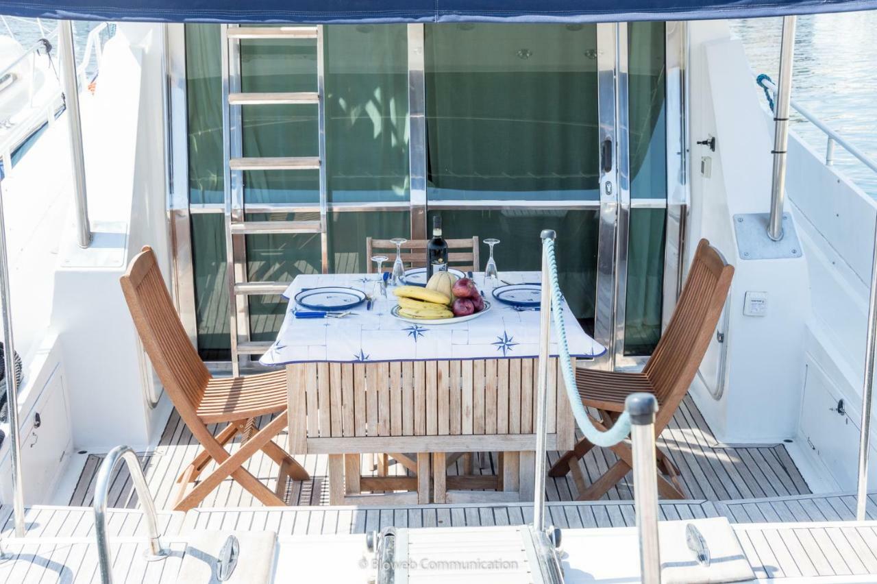 Minicrociereinbarca Botel