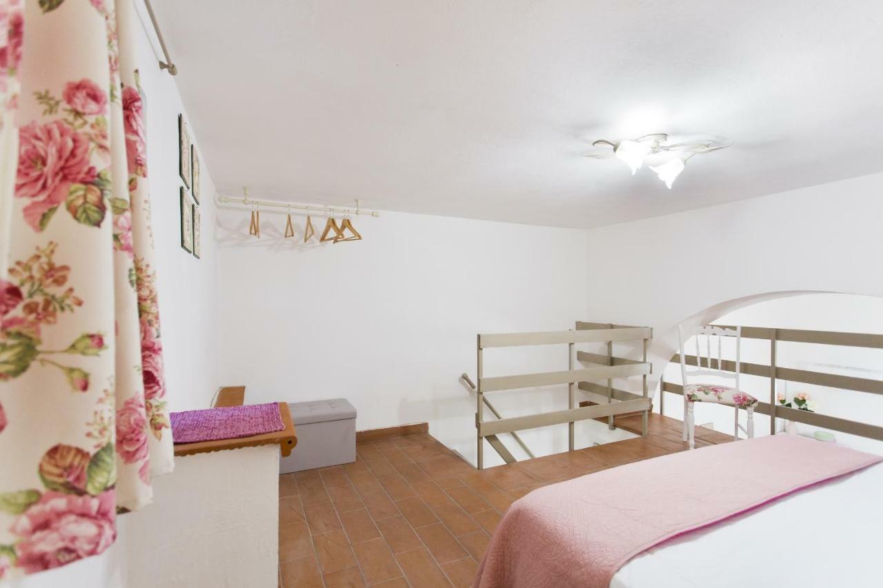 Little House Inside Capo's Market Apartment Palermo