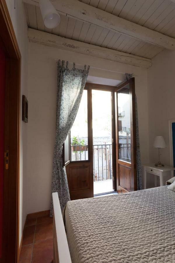 Apartment Casa Gesu' E Maria Al Palazzo Reale Palermo