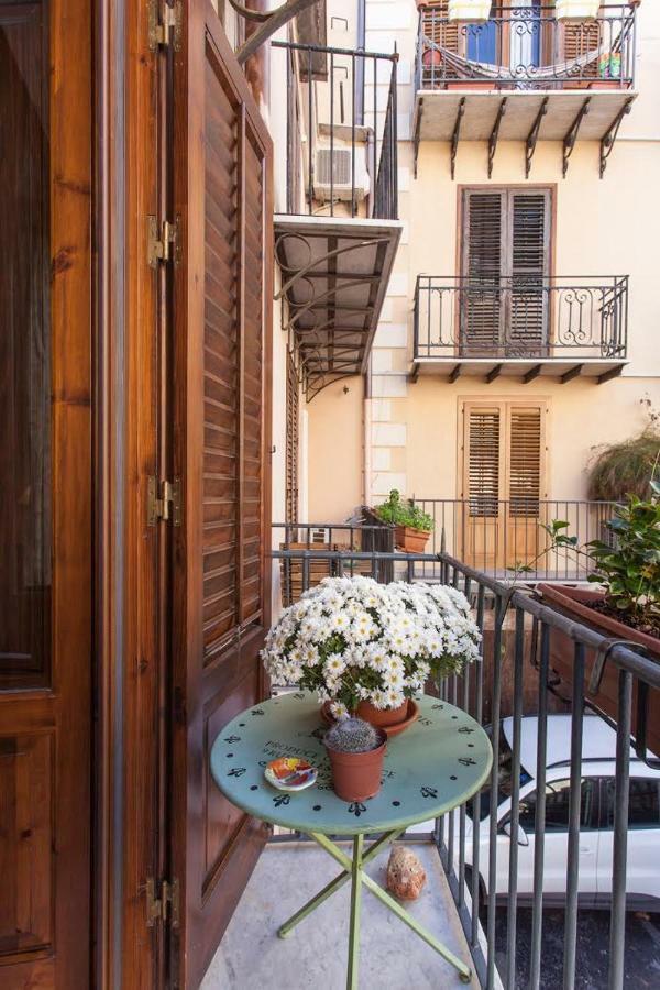 Casa Gesu' E Maria Al Palazzo Reale Apartment