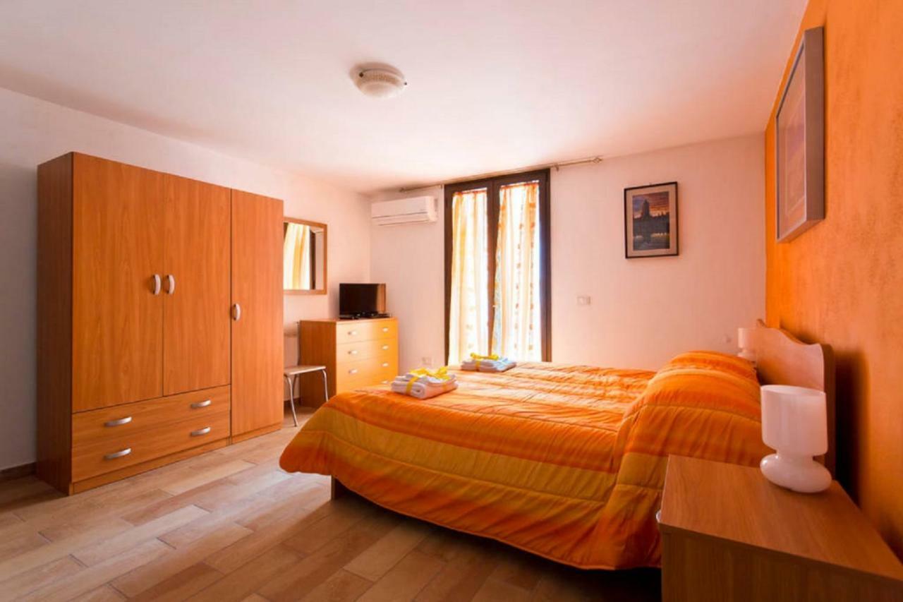 Casa Vacanze Volturno 16 *