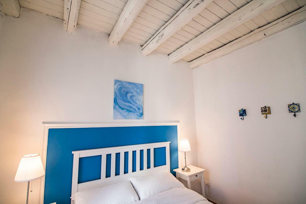 Casa Gesu' E Maria Al Palazzo Reale Apartment *