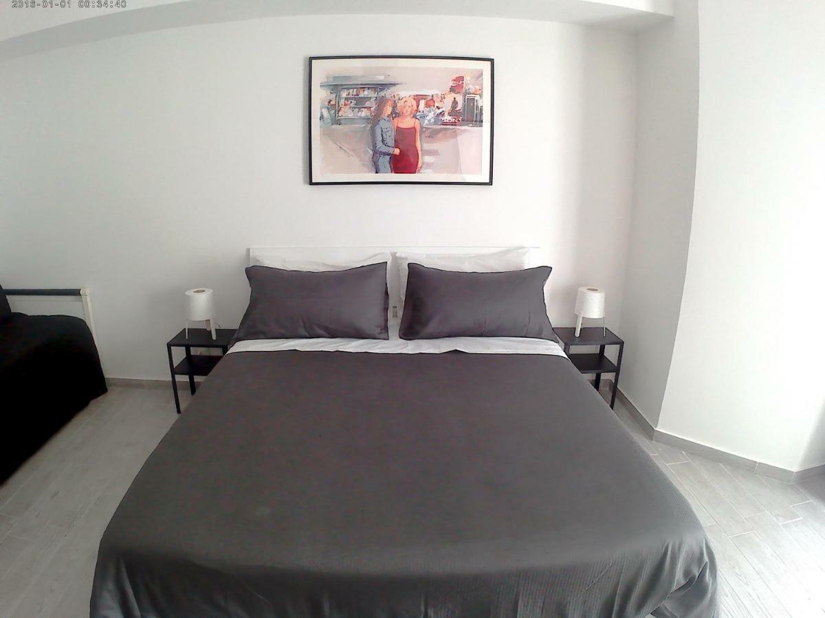 Homestay Ausonia House *