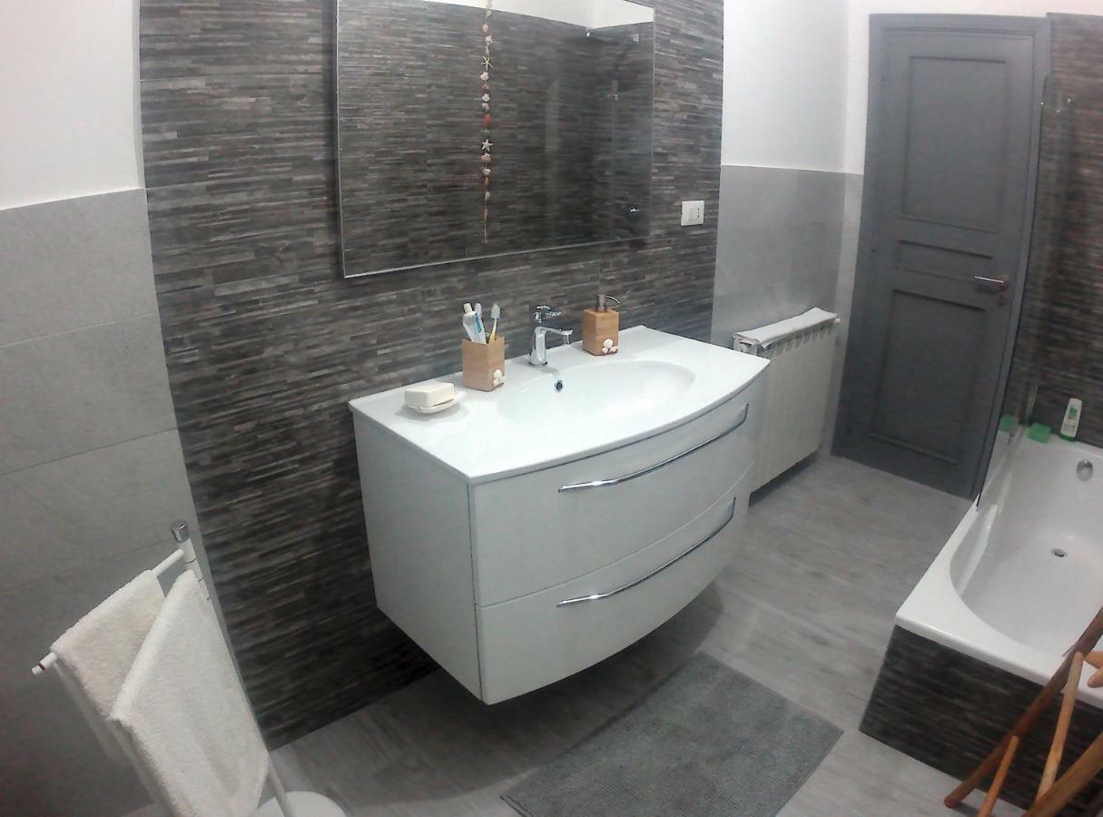 Homestay Ausonia House *