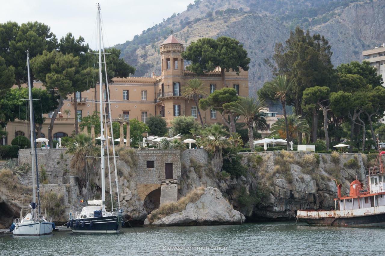 Minicrociereinbarca Botel Palermo