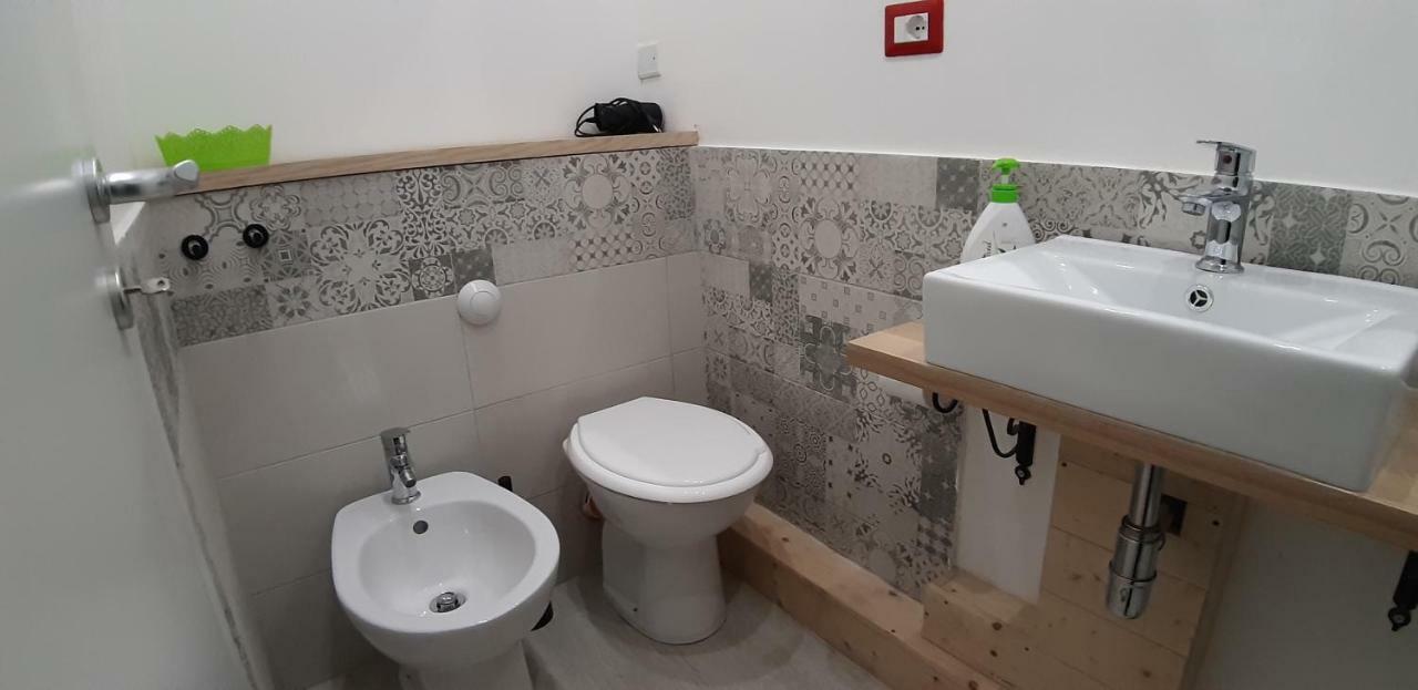 Casa de hóspedes Politeamari 2*