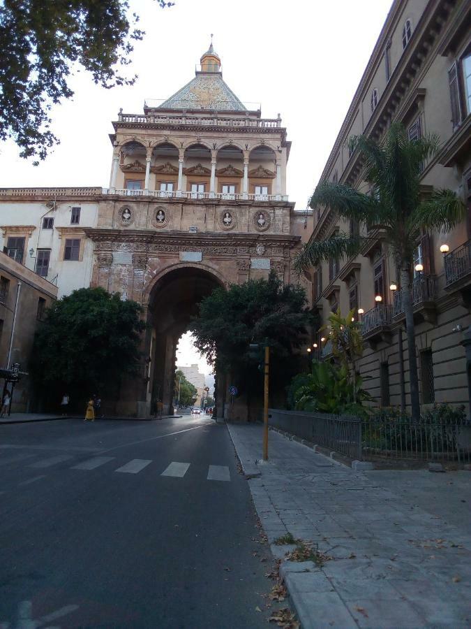 All'ombra Di Porta Nuova Palermo