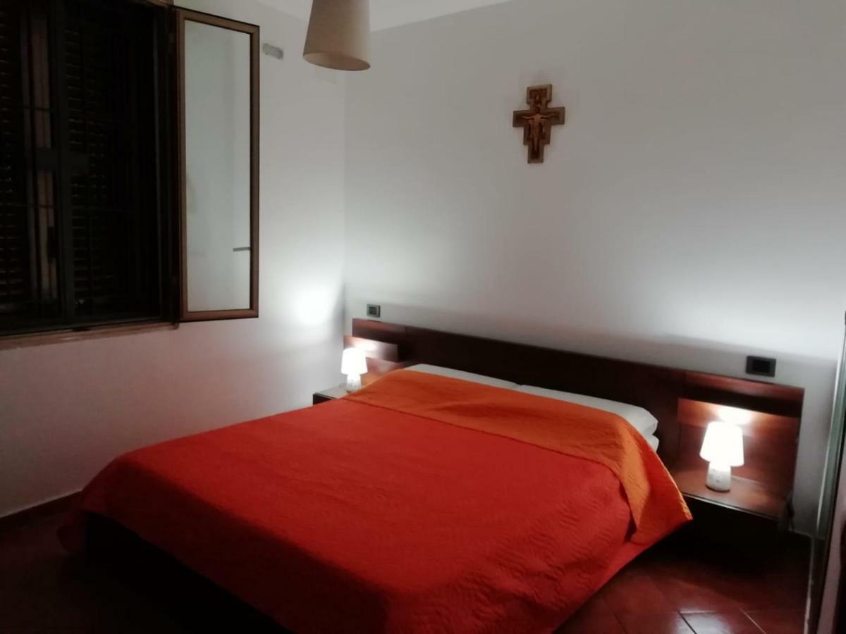 A Giusino 55-holiday With Terrace Near Mondello *