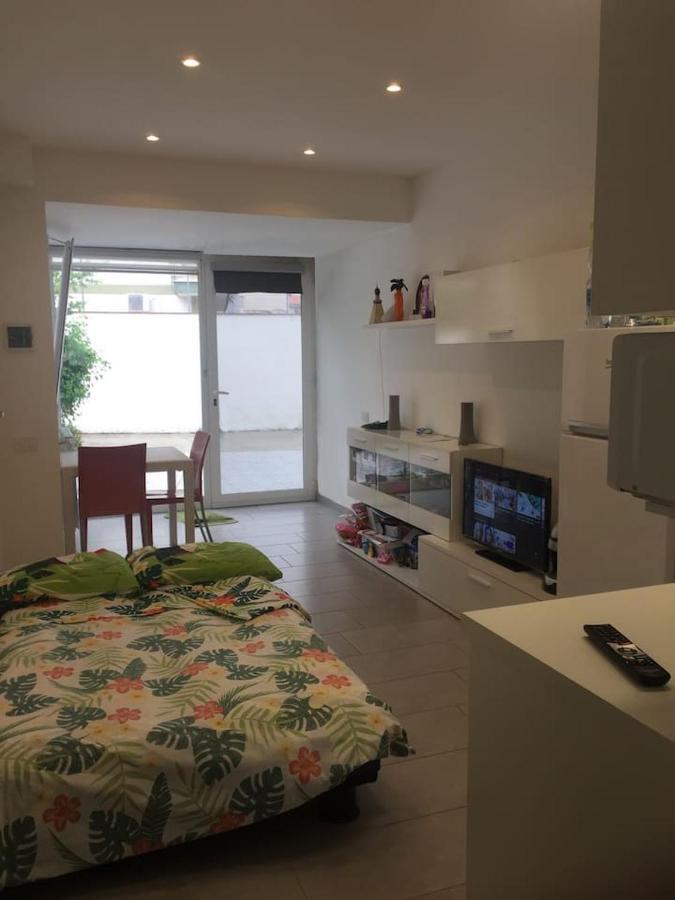 White Home. Casa Relax, Piscina, Free Wi-fi & Posto Auto. Palermo