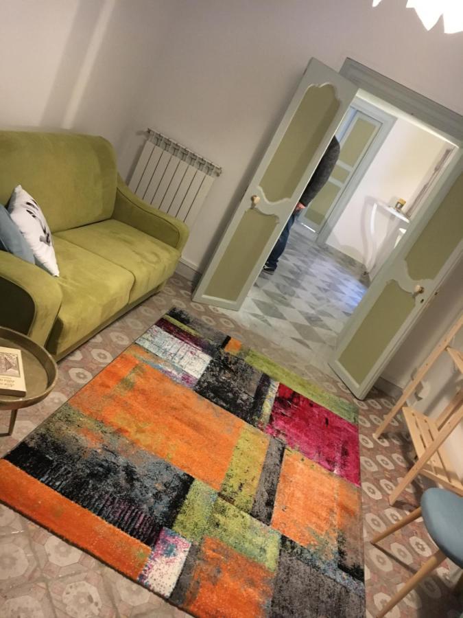 Bed & Breakfast Pal Art & *