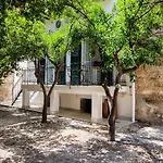 Garden House: Apartments And Rooms For Holidays