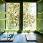 Surplus Charming Apartment