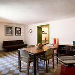 Surplus Charming Apartment