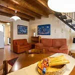 Hola House Alla Kalsa