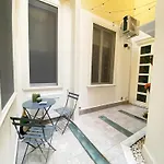 Kamaffari Central Apartment