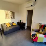 Qasa Apartment With Terrace, Palermo Center