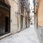 Quattro Canti Central Flats