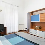Vittorio Emanuele&Via Roma Colorful Apartment