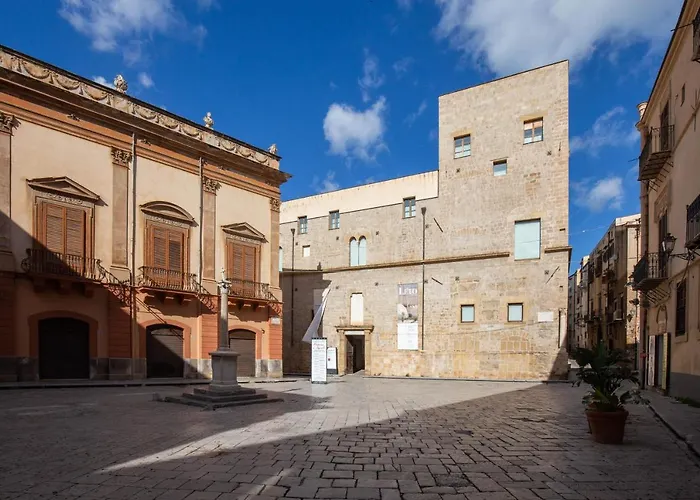 Appartamento Mansardato Nel Cuore Di Palermo - Accesso Terrazza