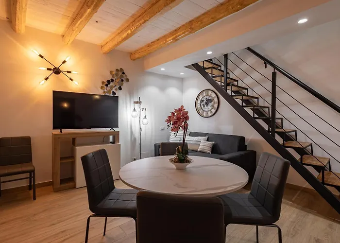 Maqueda Luxury Suite & Home
