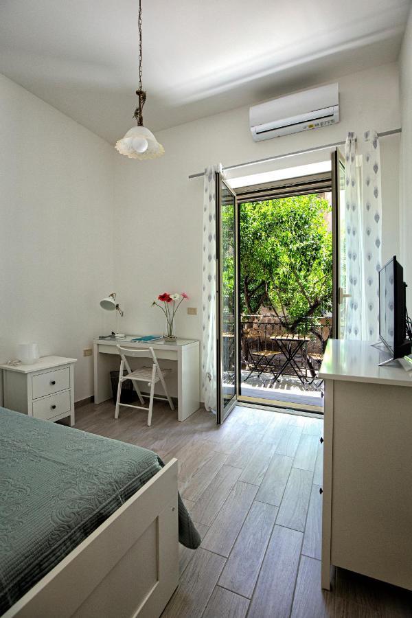 Garden House: And For Holidays 2*