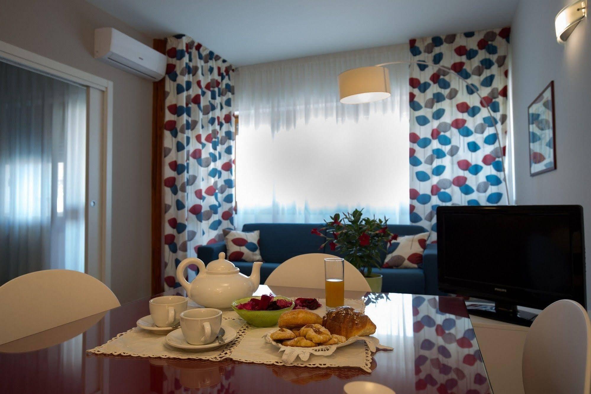 Aparthotel Marbela & 3*