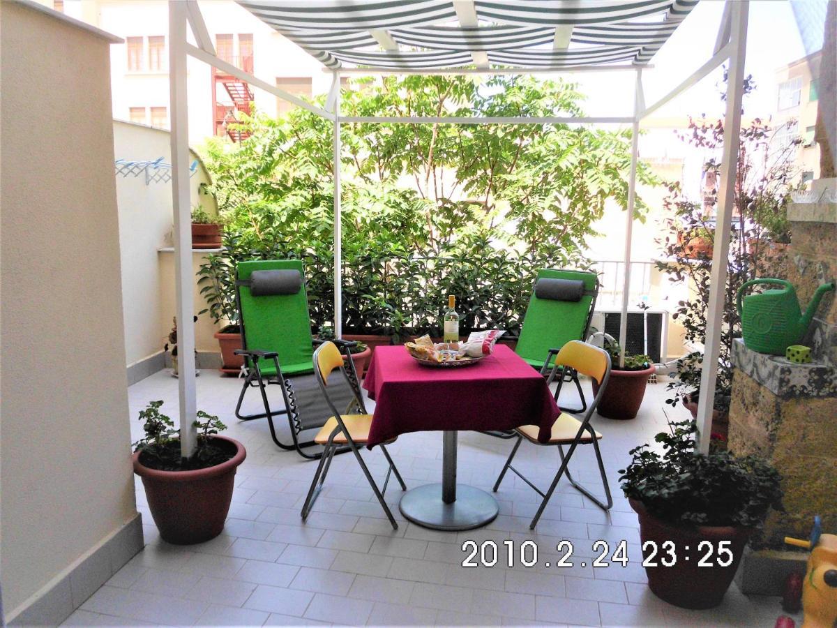 Appartamento Con Terrazza Al Centro Storico. Palermo