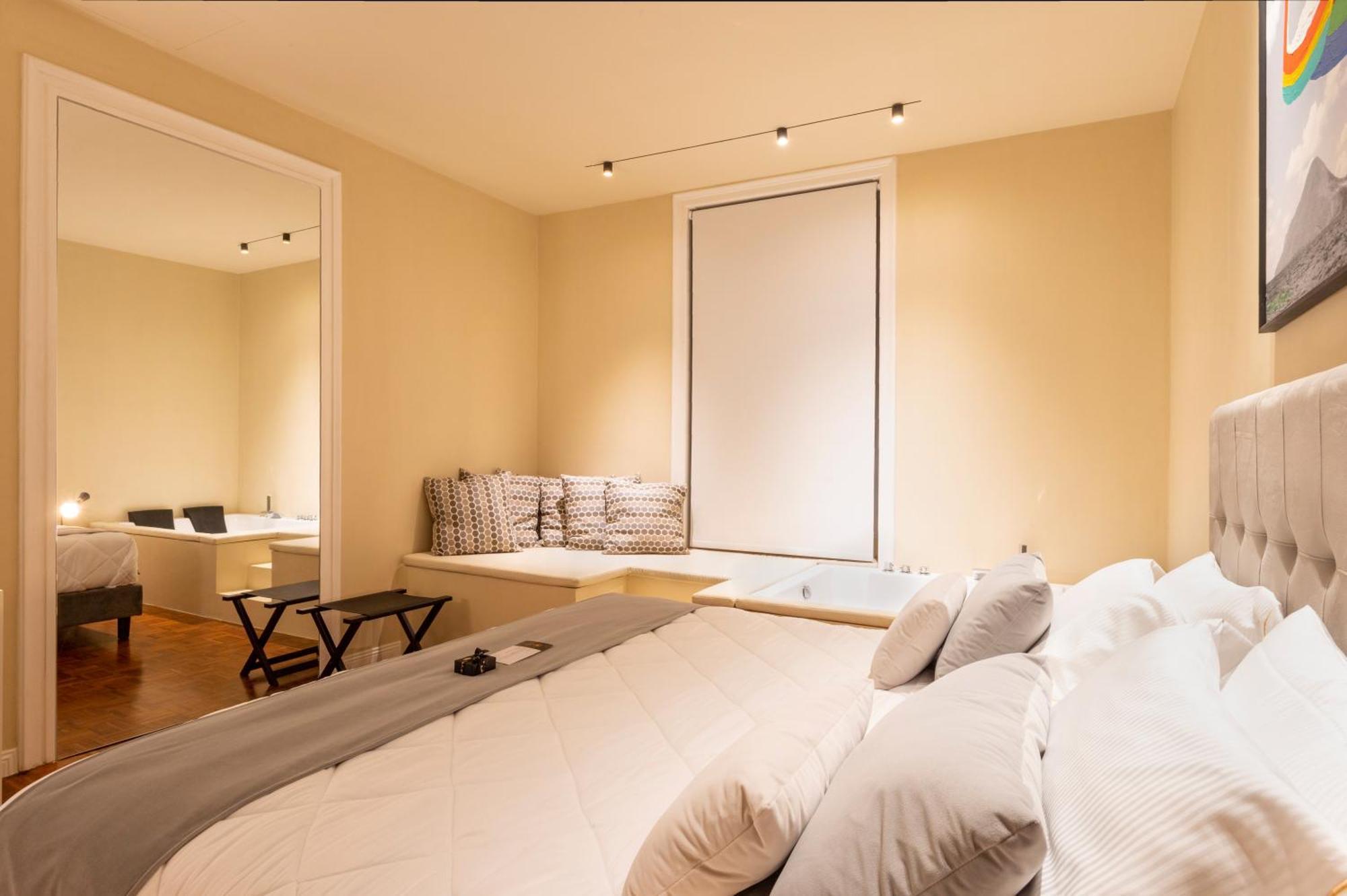 Five Guest house *