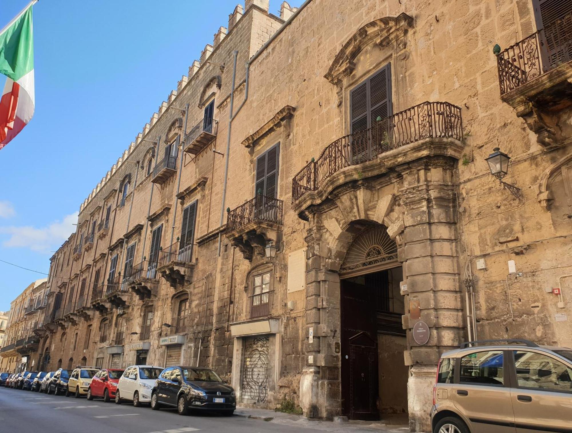 Le Casette Palazzo Ajutamicristo Xii