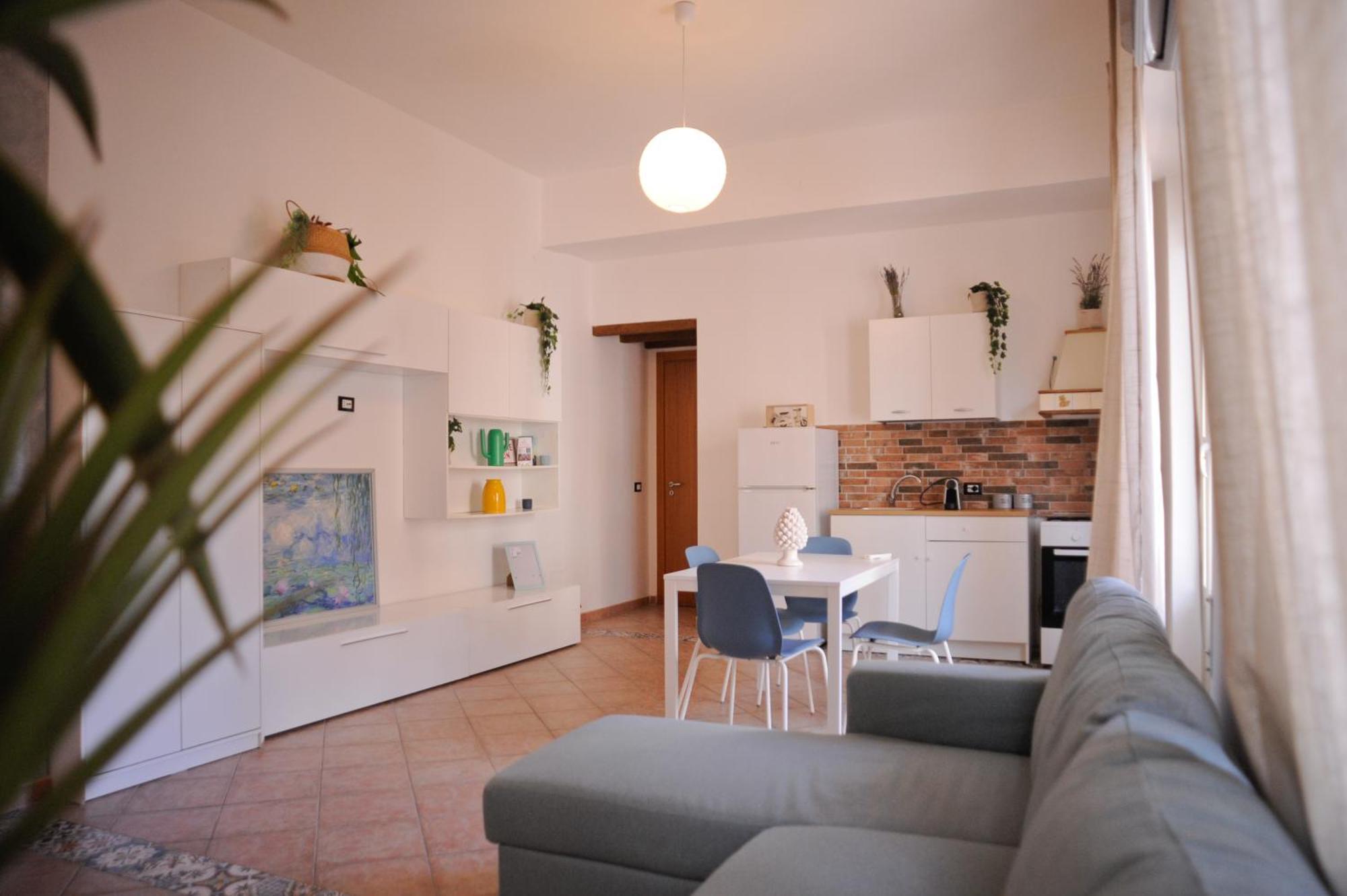 Le Finestre Su Ballaro Apartment