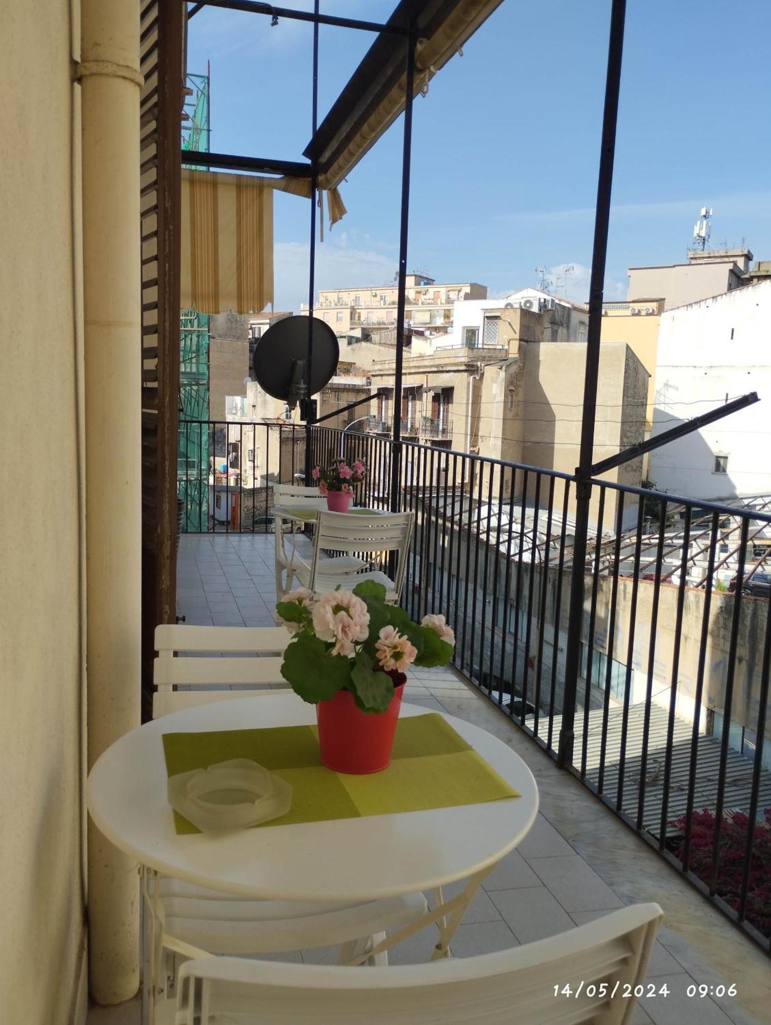 La Casa Di Nana In Centro Apartment *