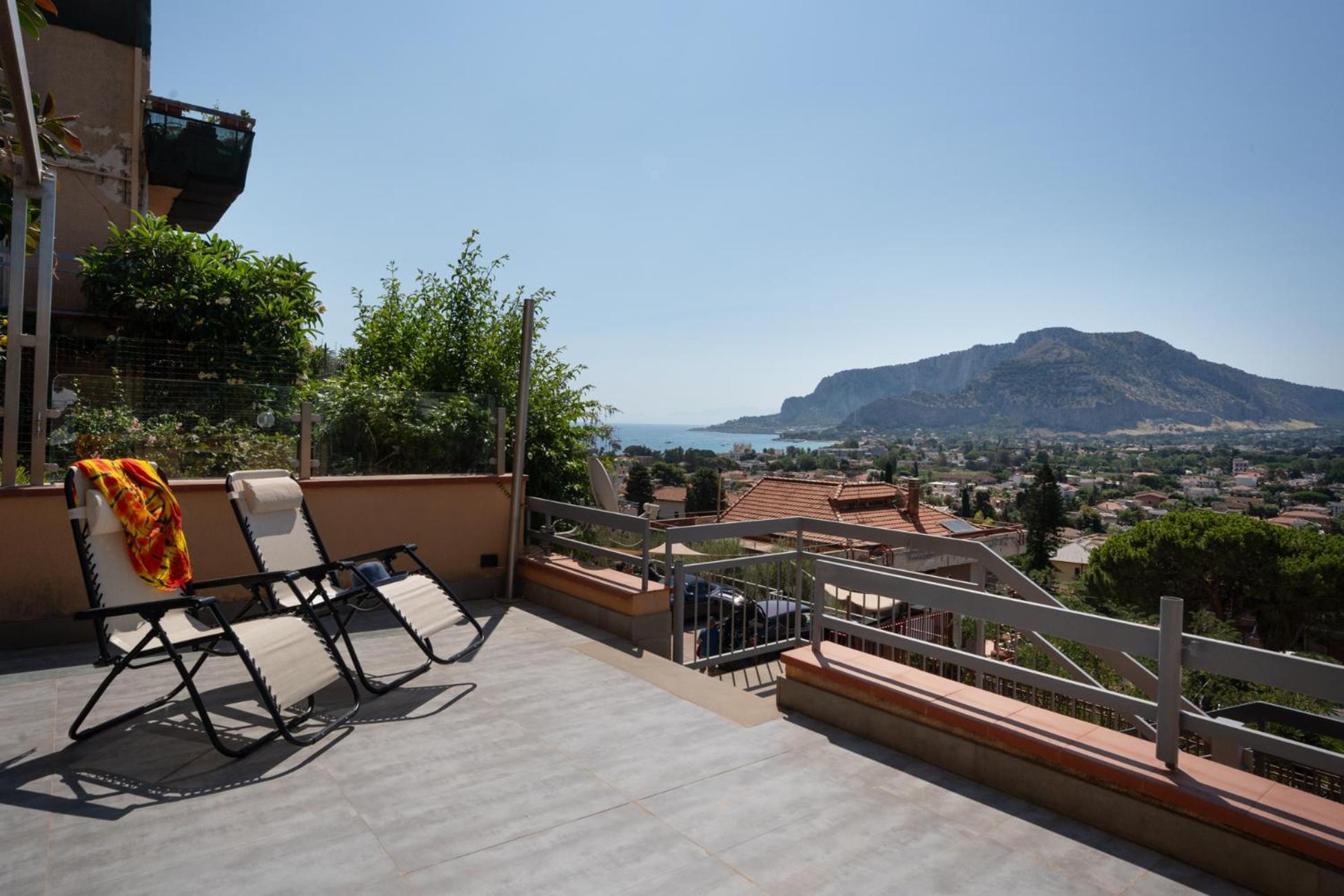 Lollo's Terrace Panoramic View Apartment Palermo