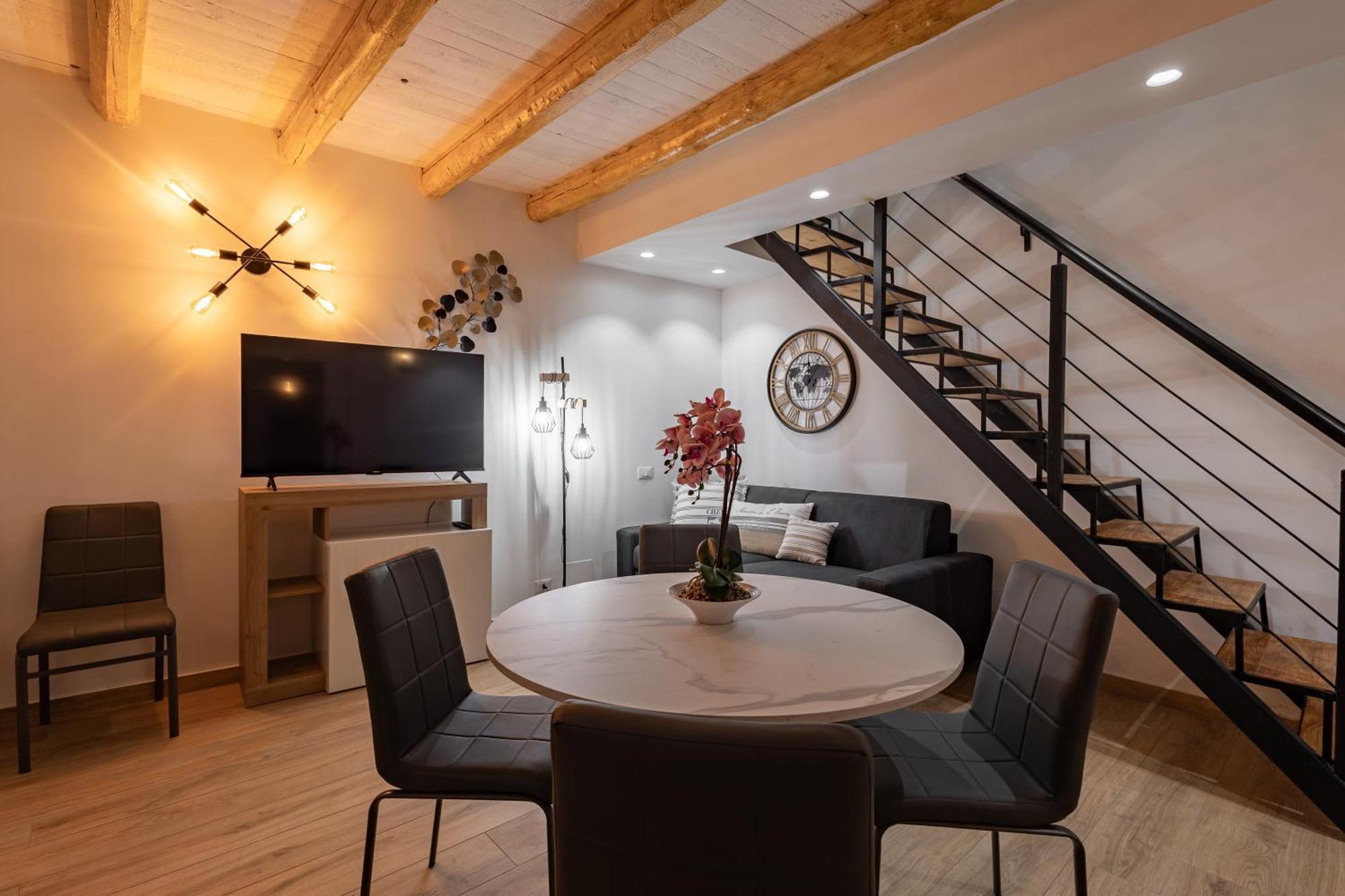Maqueda Luxury & Apartment