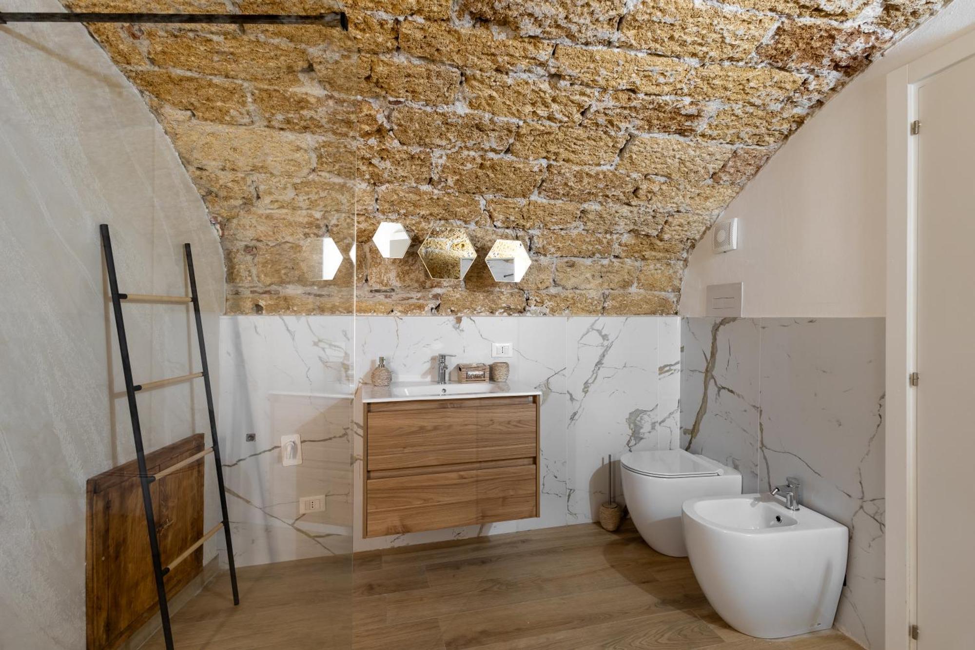 Maqueda Luxury & Apartment *
