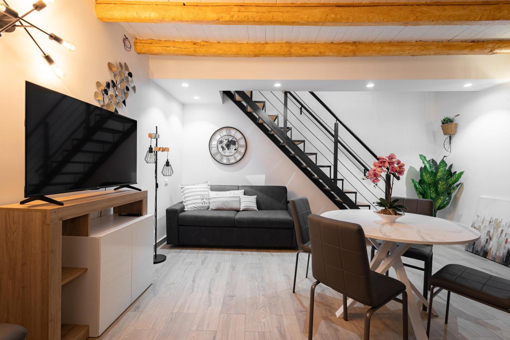 Maqueda Luxury & Apartment *