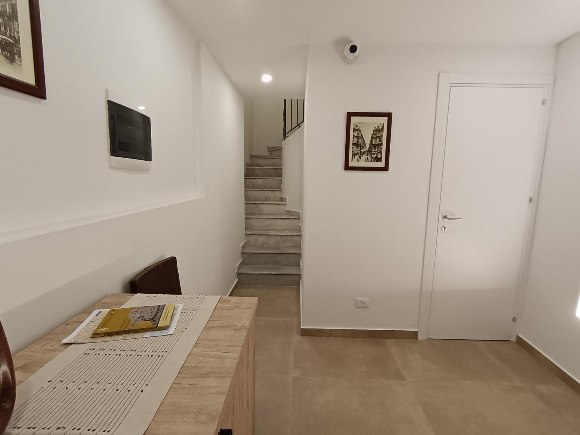 Apartment Calderai 52