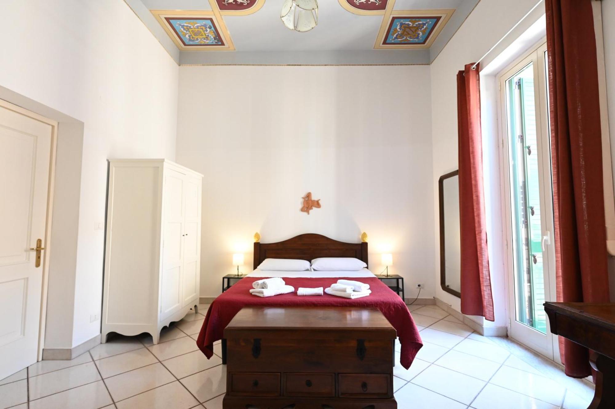 Triskeleshome * Palermo