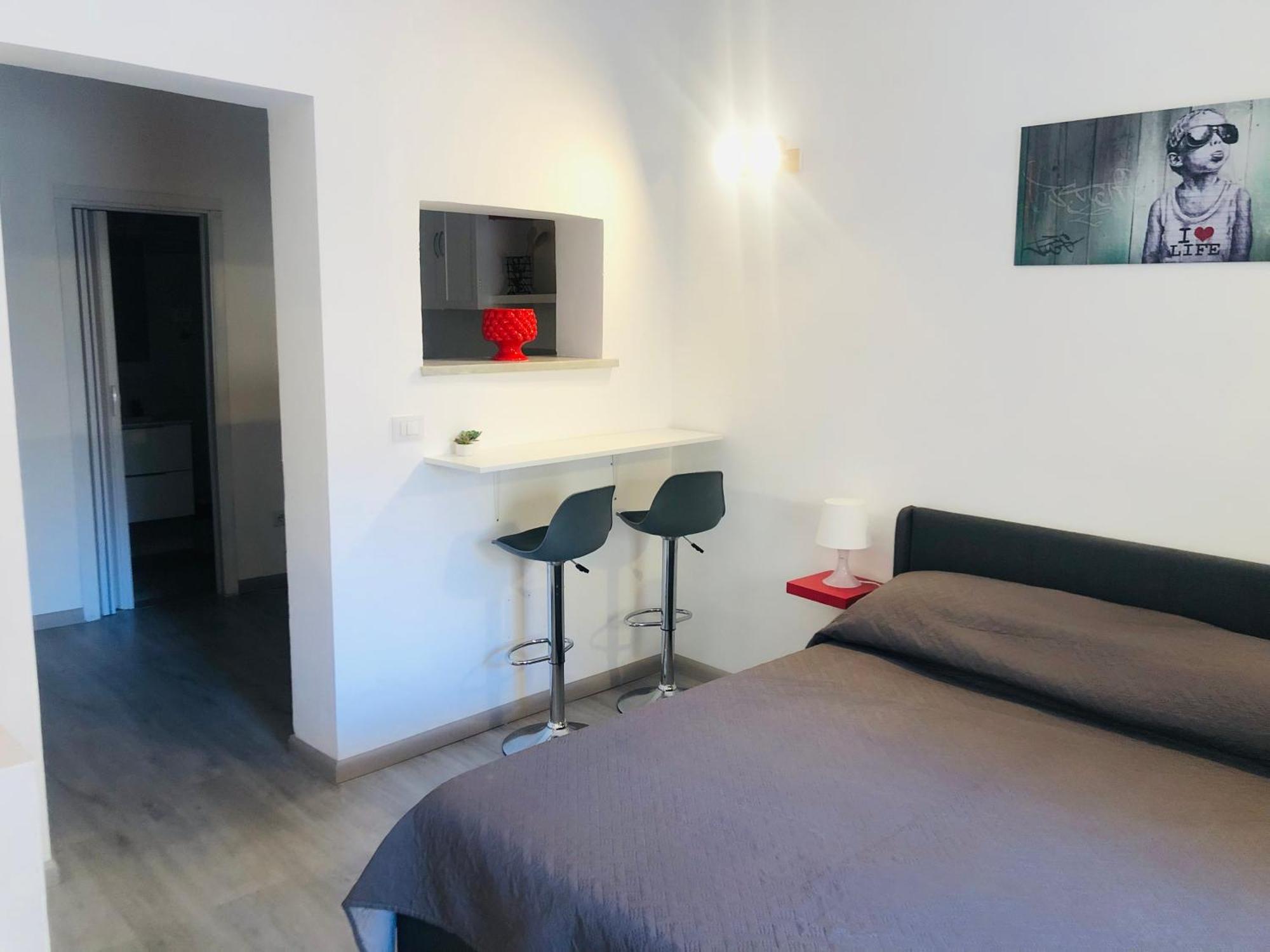 Apartment House Panormus Station *