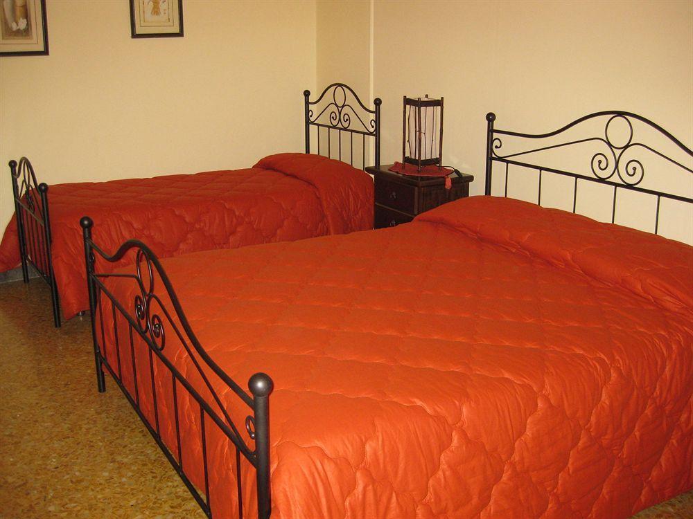 Politeama Square Bed & Breakfast 2*