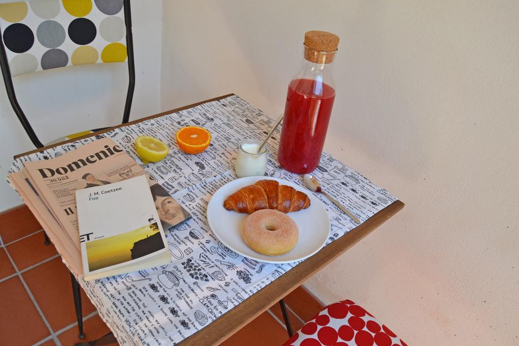 Bed And Book Giusino Bed & Breakfast