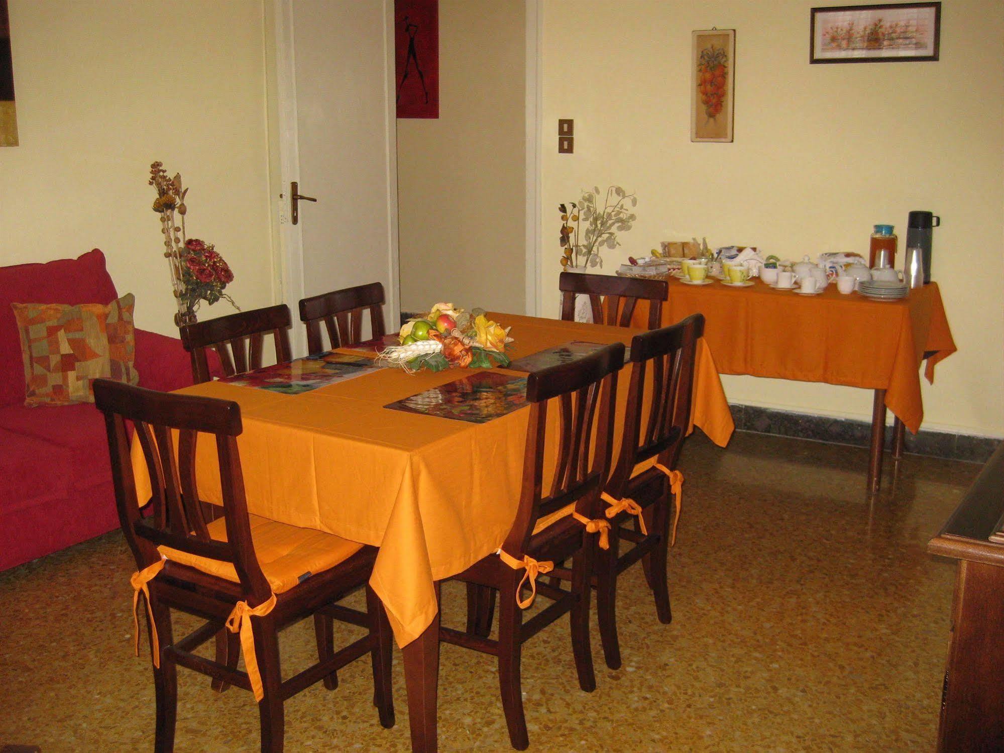 Politeama Square 2*