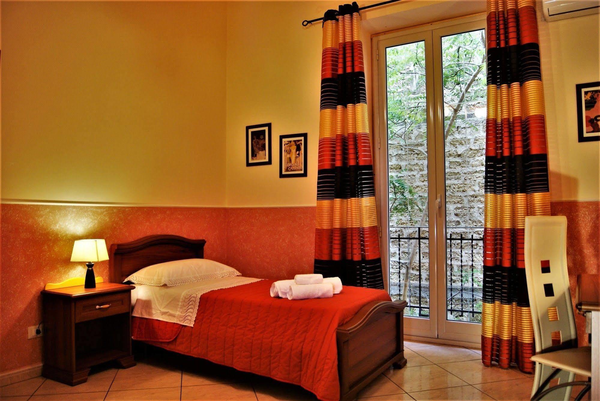 Maison 37, Exclusive Use For 5-6 People, 3 Bedrooms Apartment Palermo