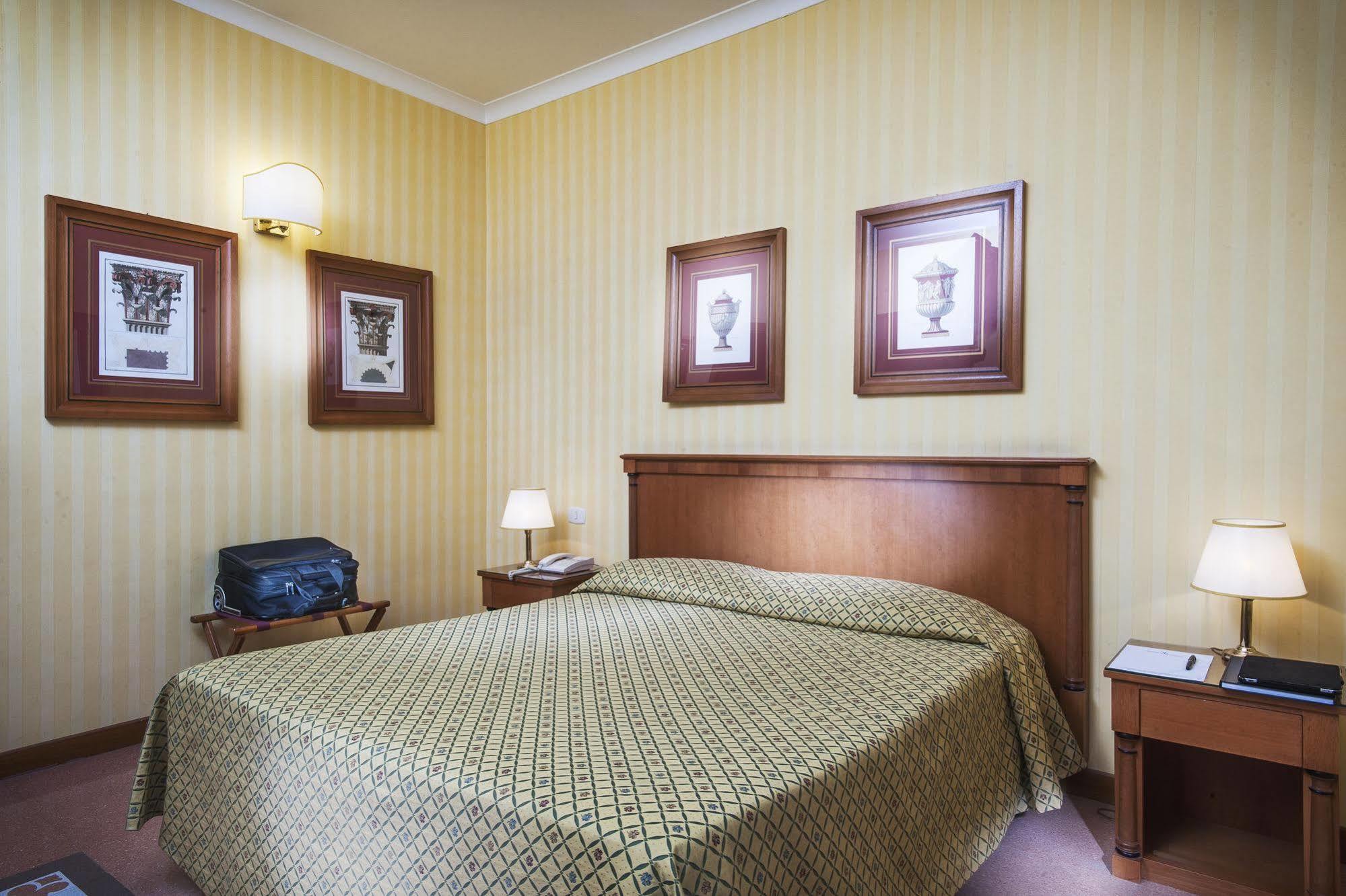 Residenza D'aragona 4* Palermo