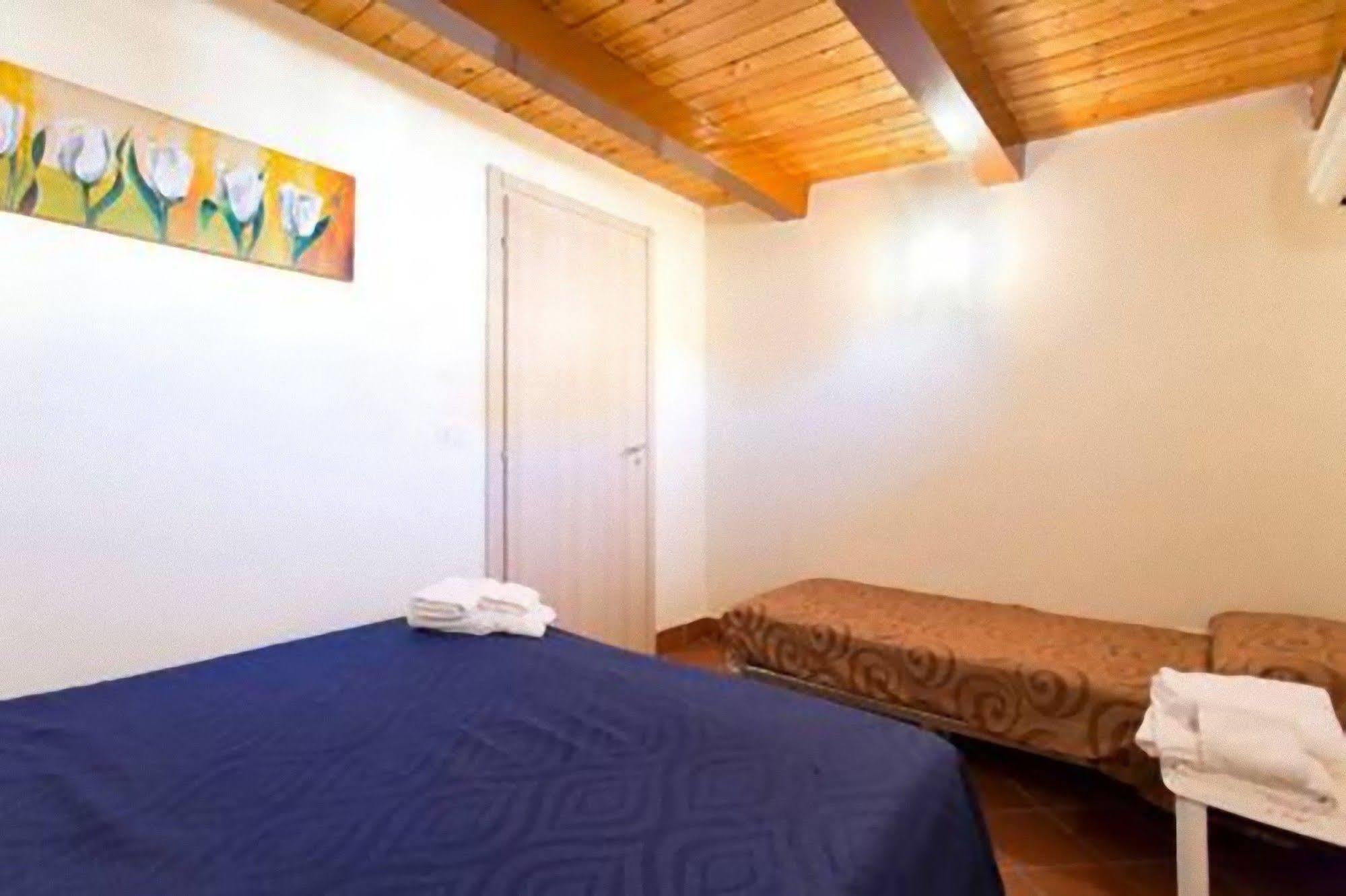 Centro Zoe Bed & Breakfast 3*