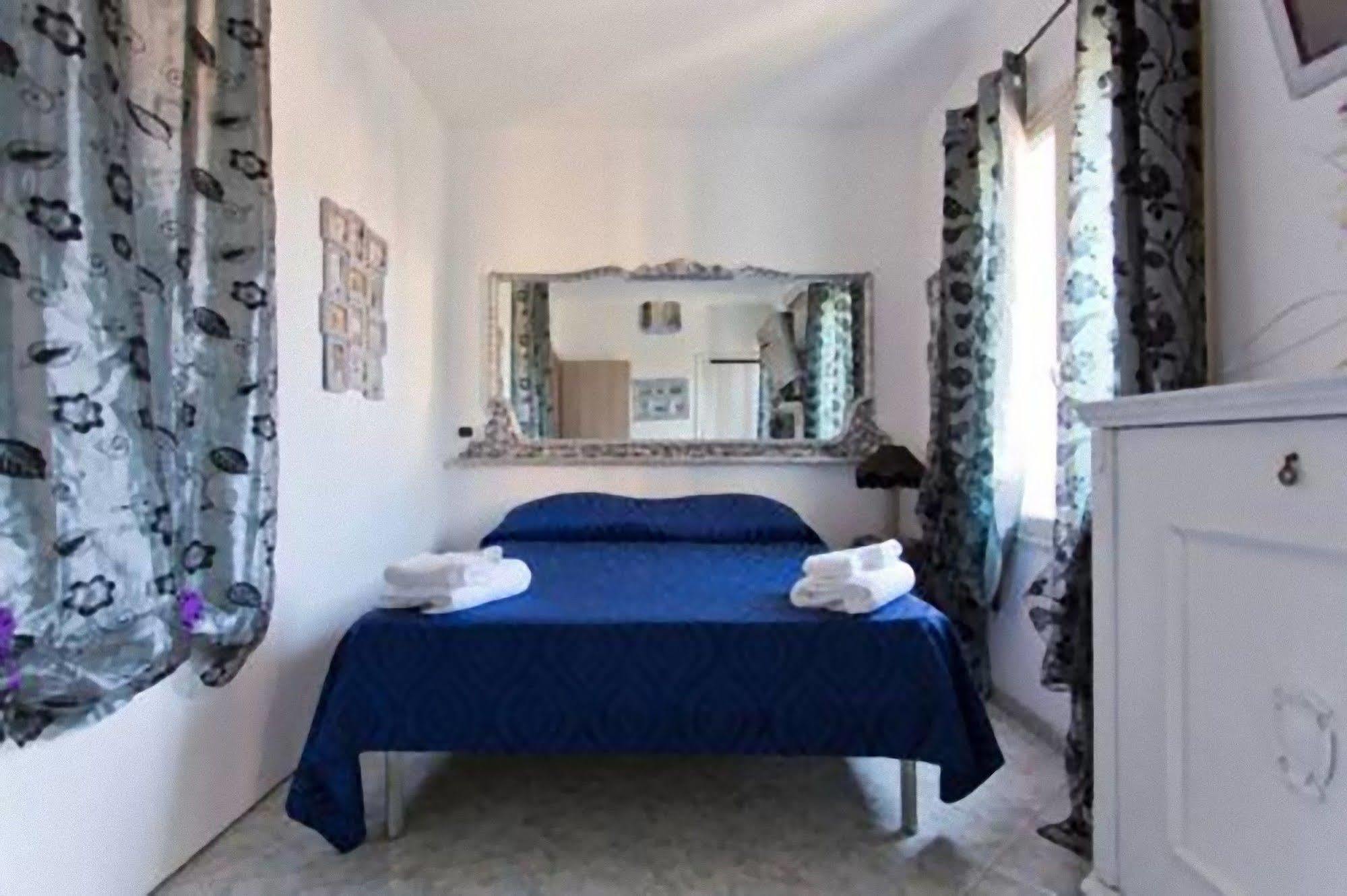 Centro Zoe Bed & Breakfast 3*