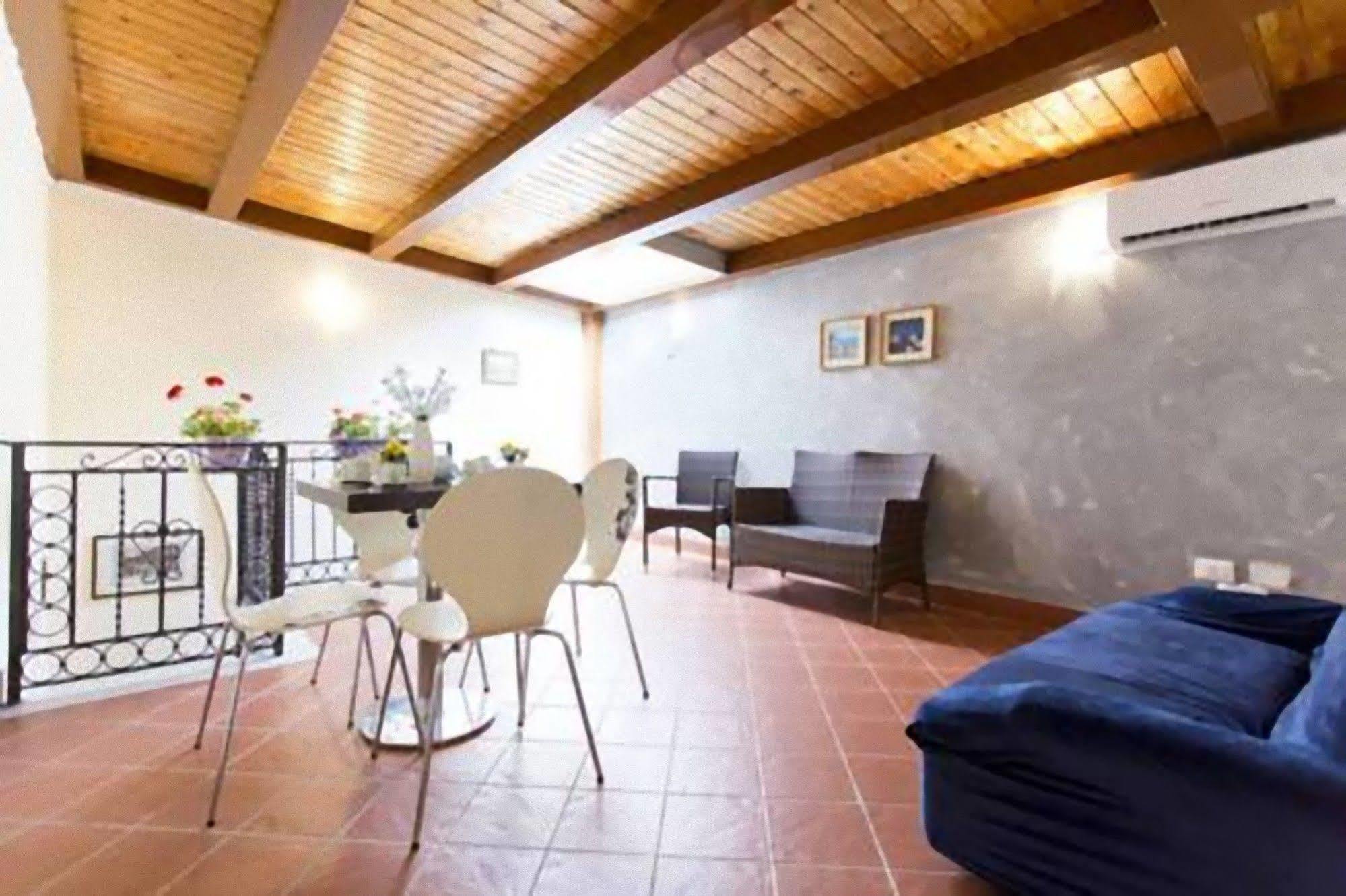 Centro Zoe Bed & Breakfast 3*