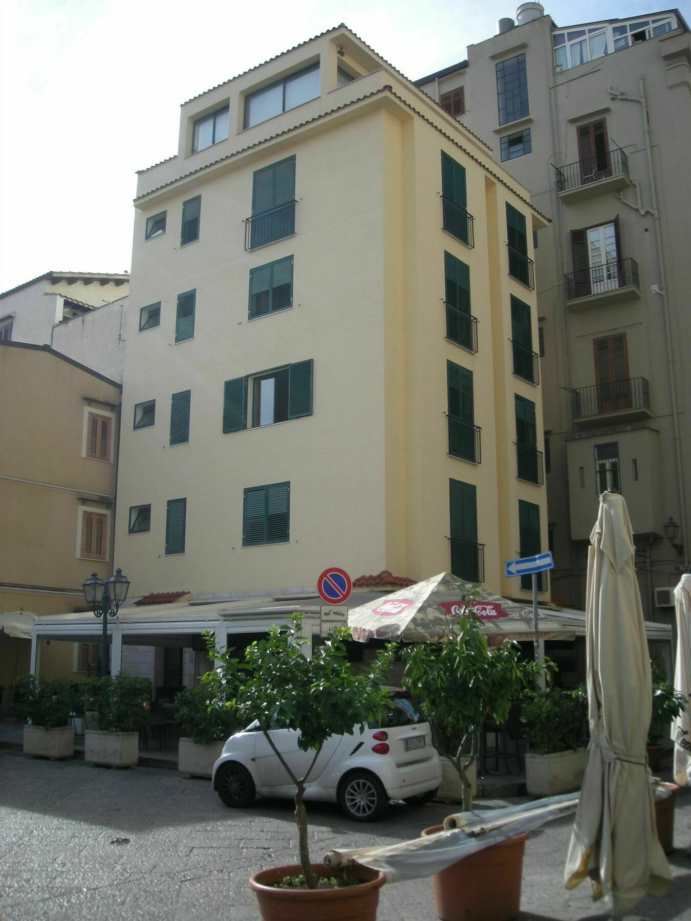 Imperial Apartment *