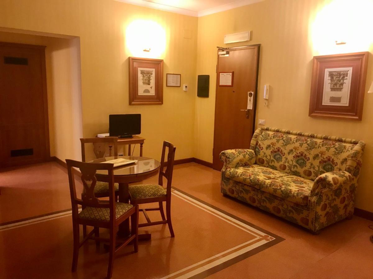 Residenza D'aragona Hotel 4*