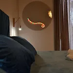 Pal Art Rooms & Suite